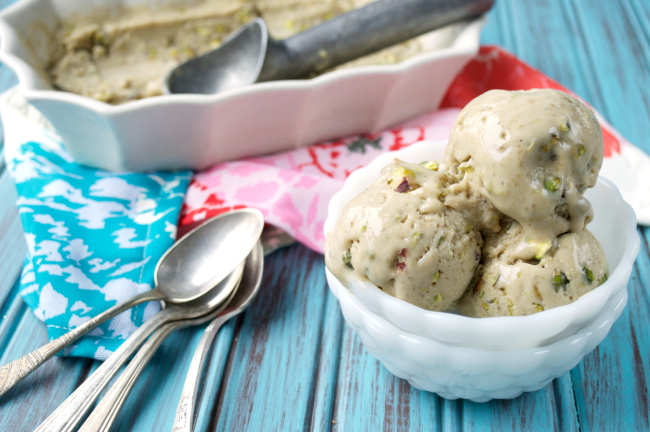 Dairy-free Chamomile Pistachio Ice Cream | Plaid and Paleo